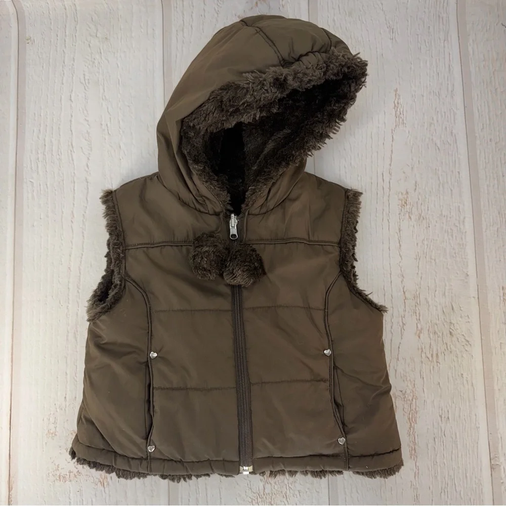 Y2K Faux Fur‎ Hooded Puffer Vest Girls Size 4/5 Brown Pom Pom Winter